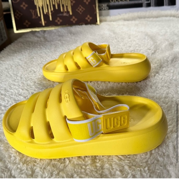 NWT UGG sport yeah sandals sliders in canary yellow women’s 10 foam Yeezy 41 - Picture 8 of 15